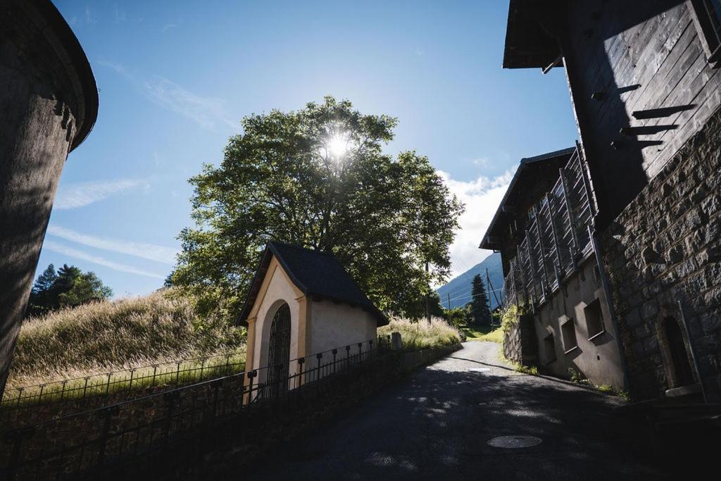 Poort A Poort Dorfhotel Grengiols Экстерьер фото